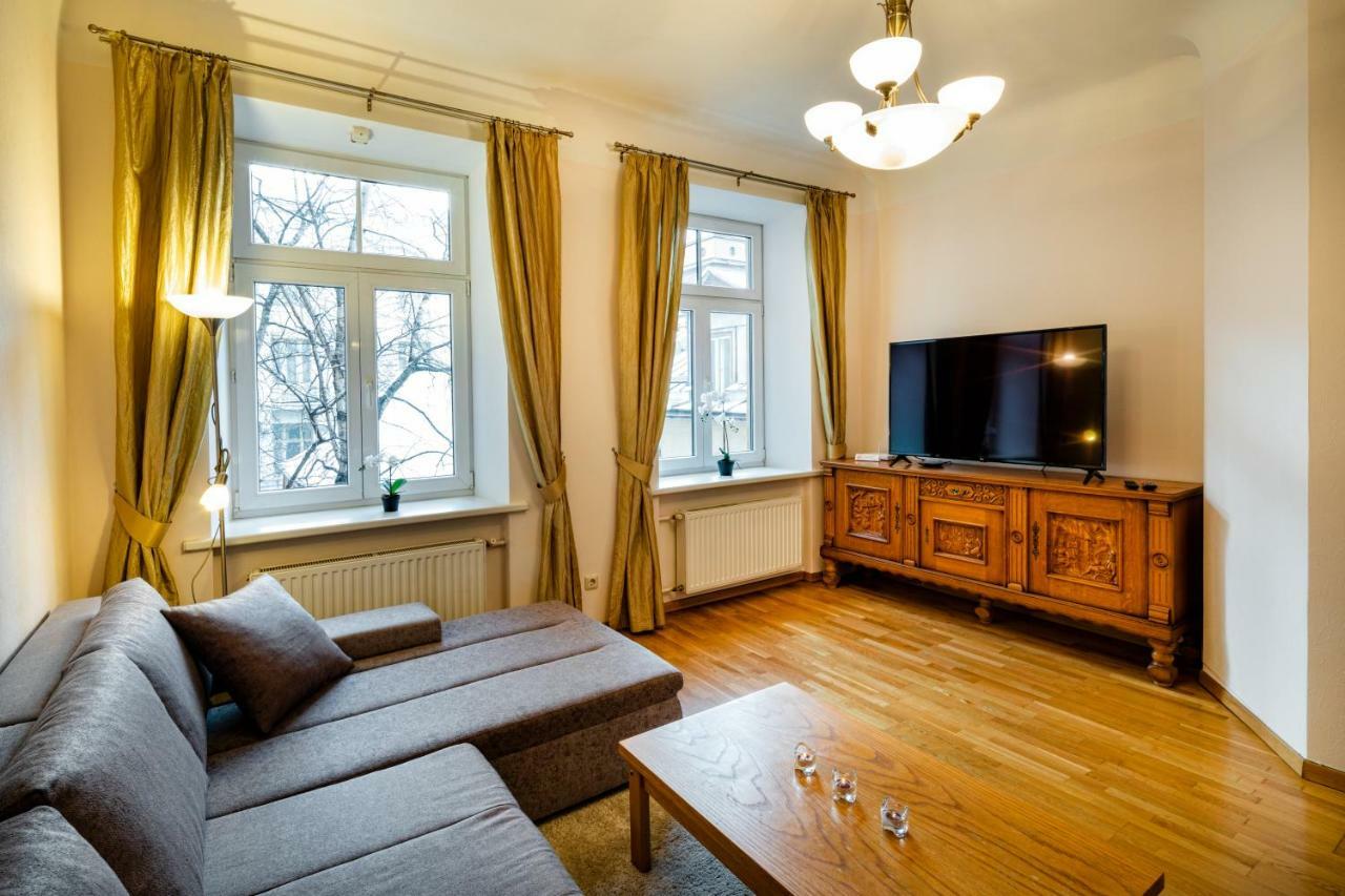 Dzirnavu Street Apartment In City Center Riga Exterior photo