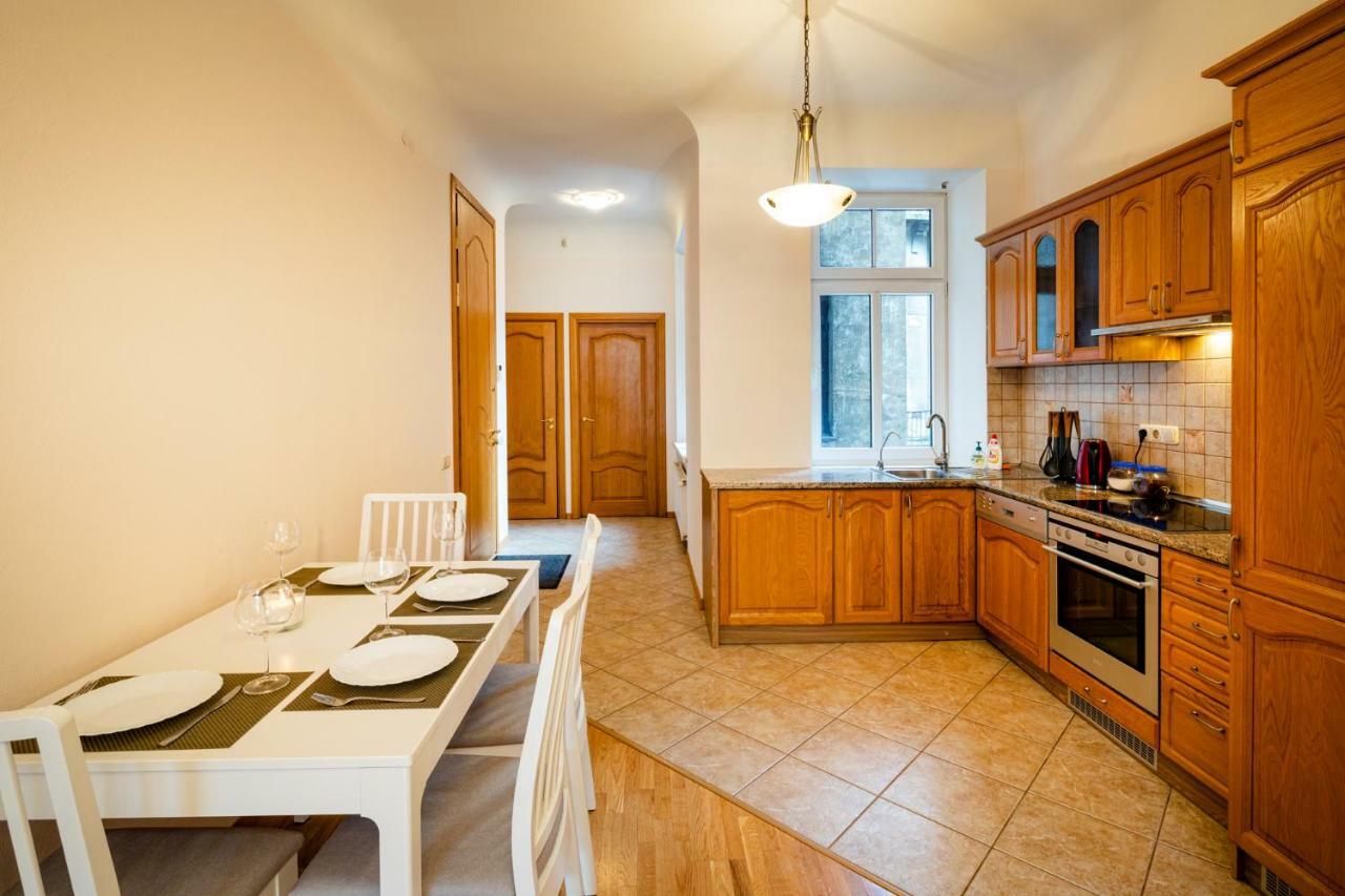 Dzirnavu Street Apartment In City Center Riga Exterior photo