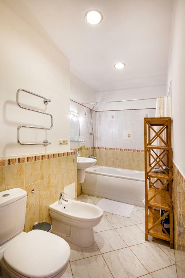 Dzirnavu Street Apartment In City Center Riga Exterior photo