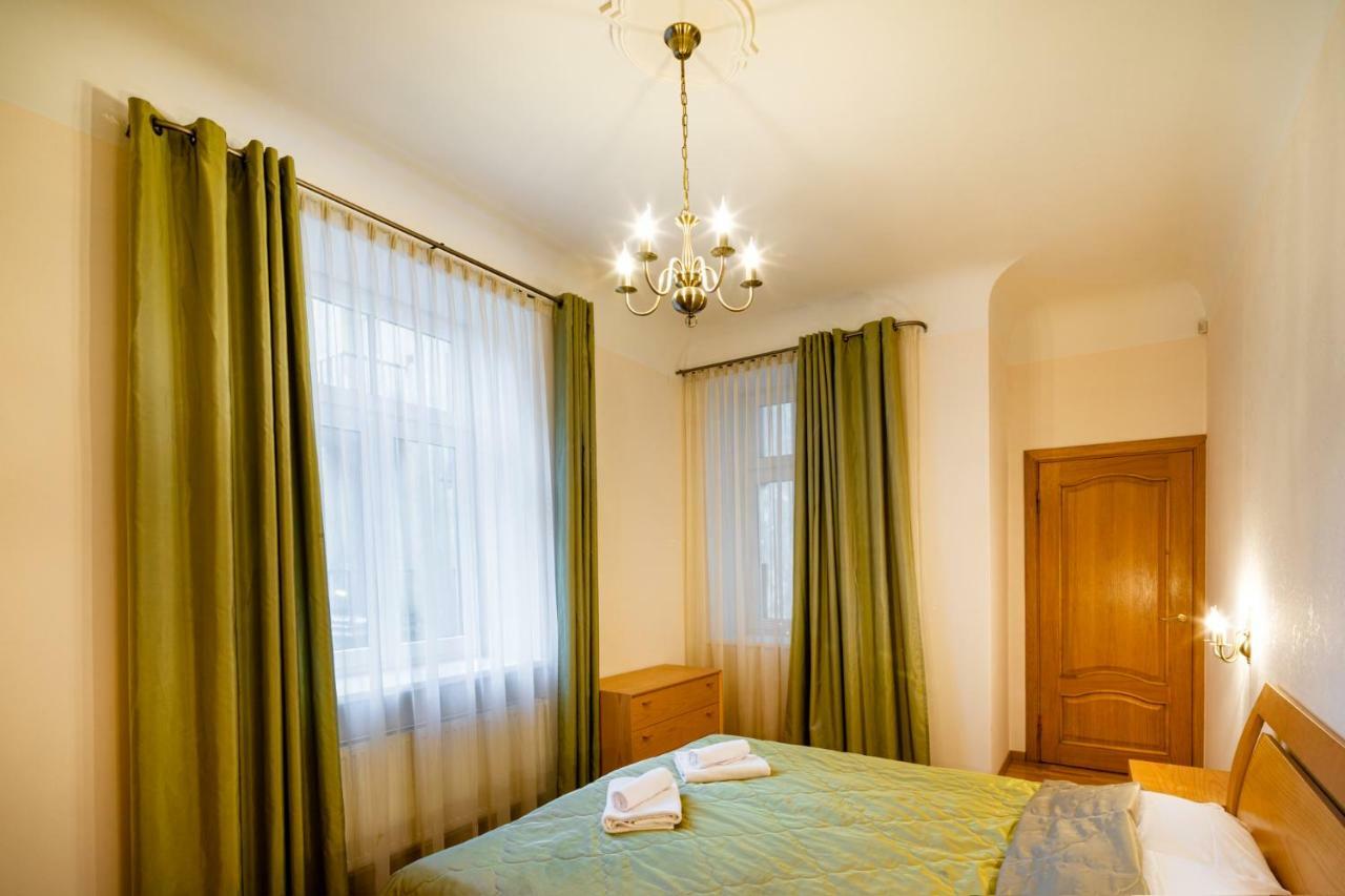 Dzirnavu Street Apartment In City Center Riga Exterior photo